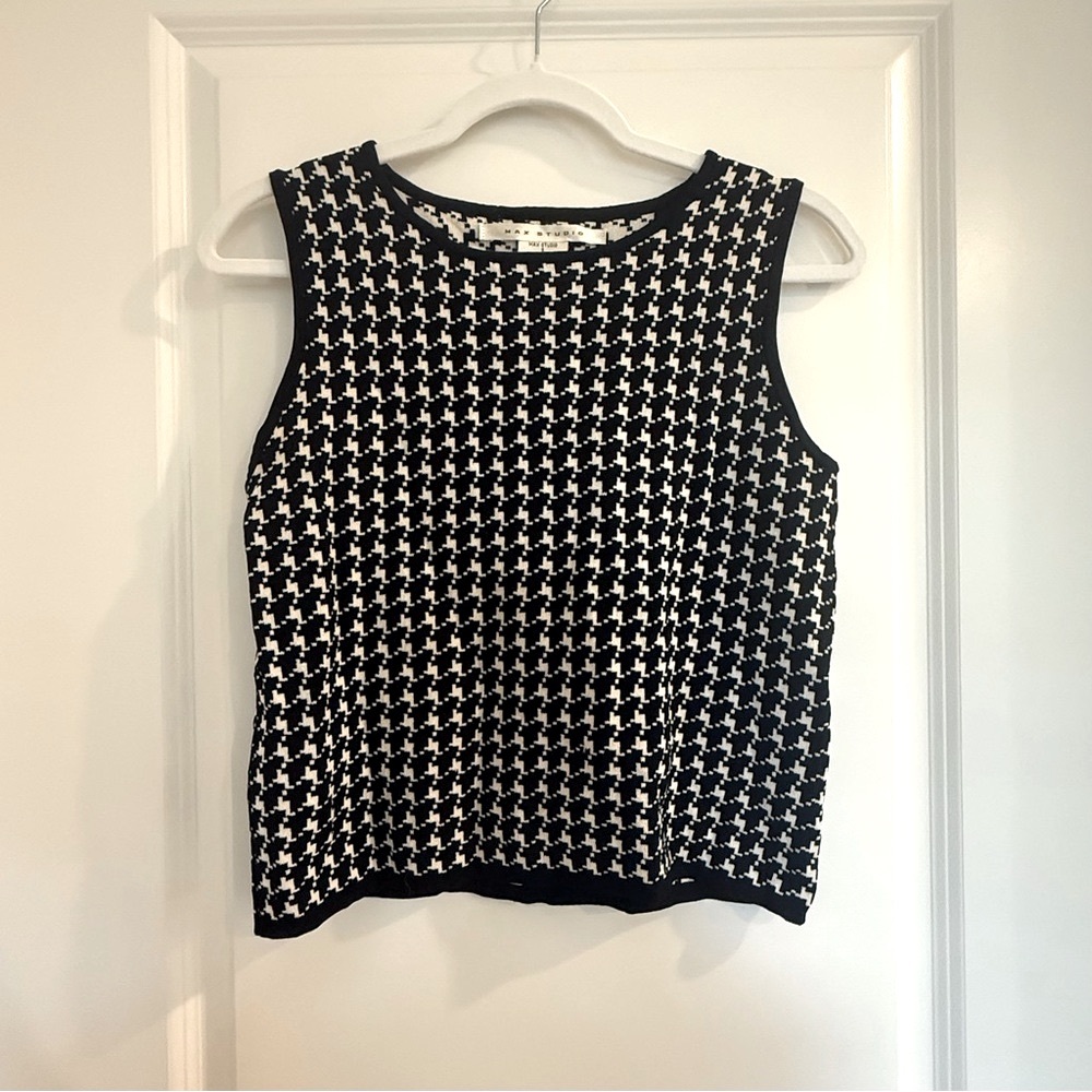 Preppy Houndstooth Cropped Black and Cream Sweater Tank